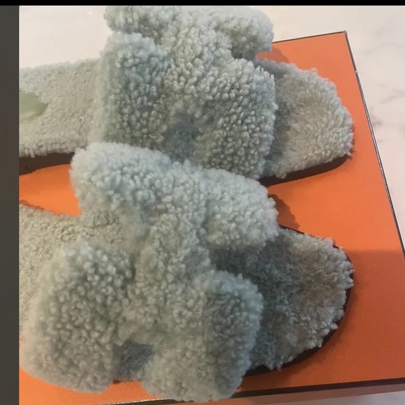 HEREMES LIMITED EDITION ORAN SHEARLING SANDAL💎💎 - Picture 4 of 8